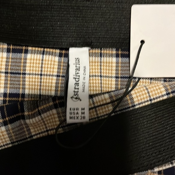 Stradivarius medium NWT plaid skirt - Picture 3 of 3